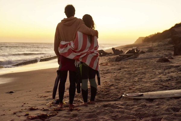 Quels sont les matériaux à privilégier pour un poncho de surf ?